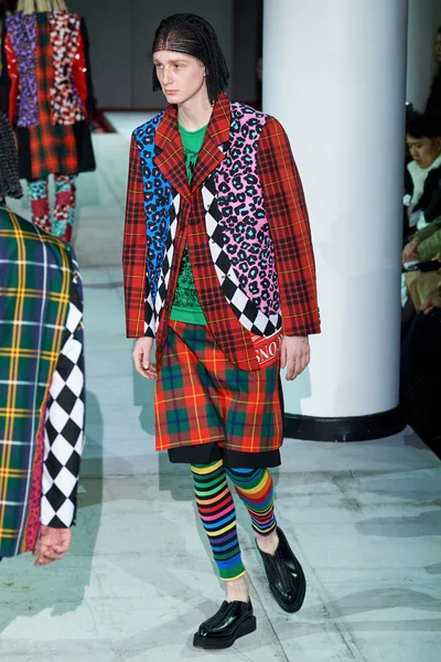 Look 3